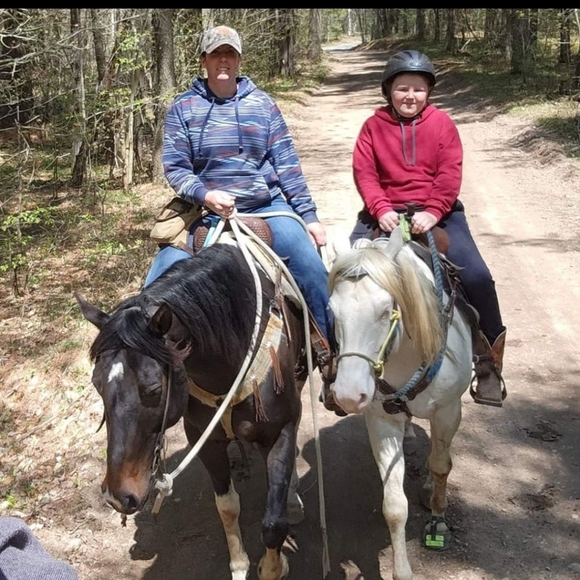 Meet your Posher, Pam - Picture 3 of 4